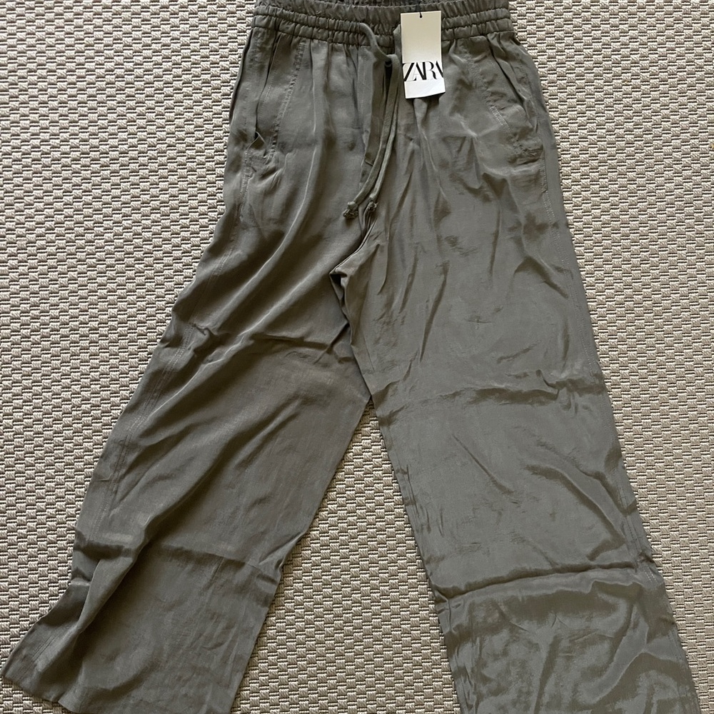 Zara women’s Olive Pants